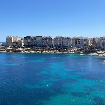 Stunning Beachfront Apartment In St Julians Sliema Esterno foto